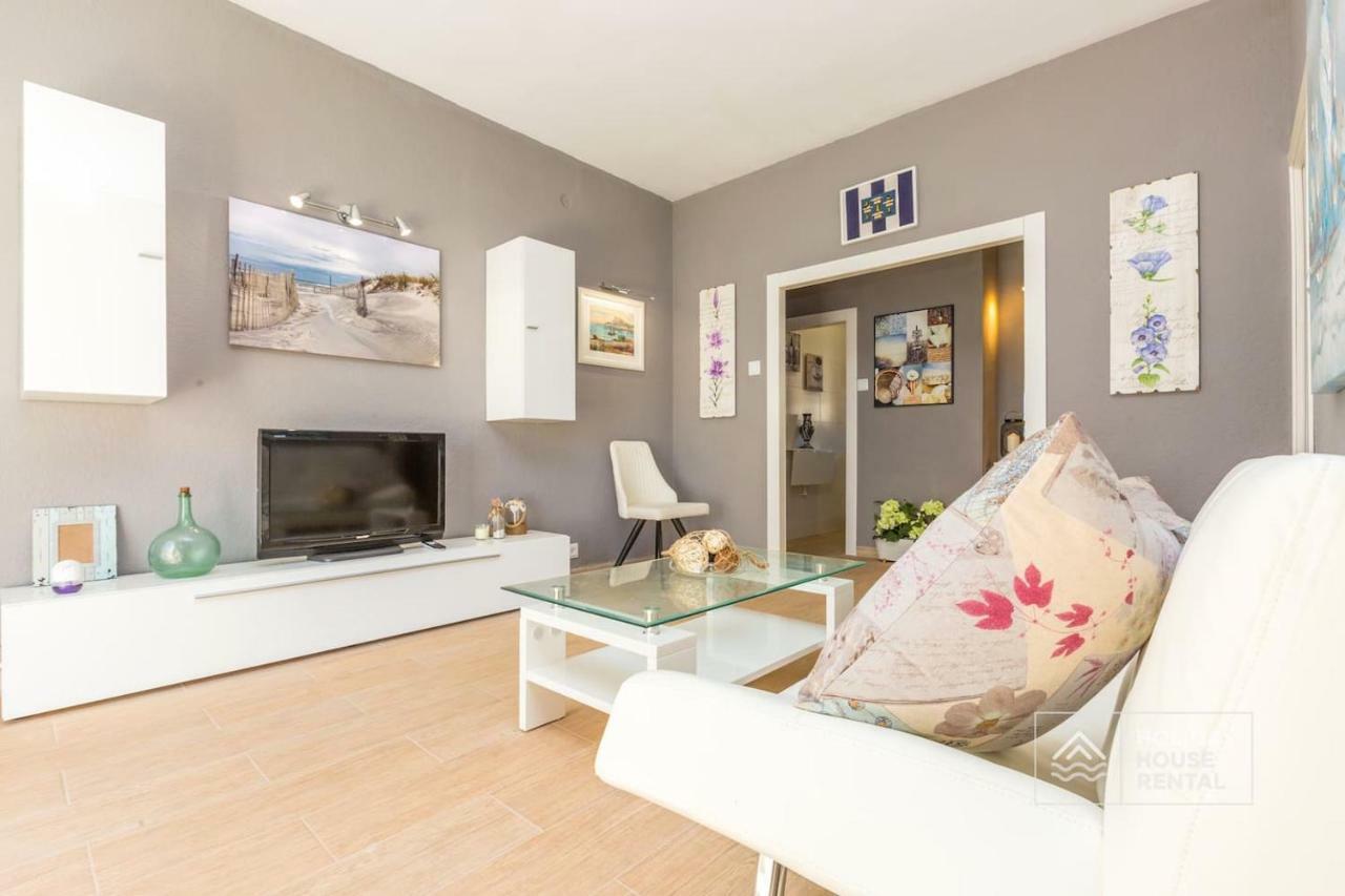 S12 - Beach Front Apartment --Free Wifi- Salou Exterior photo